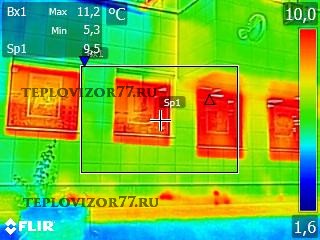 Тепловизионная картинка образования повышенной влажности